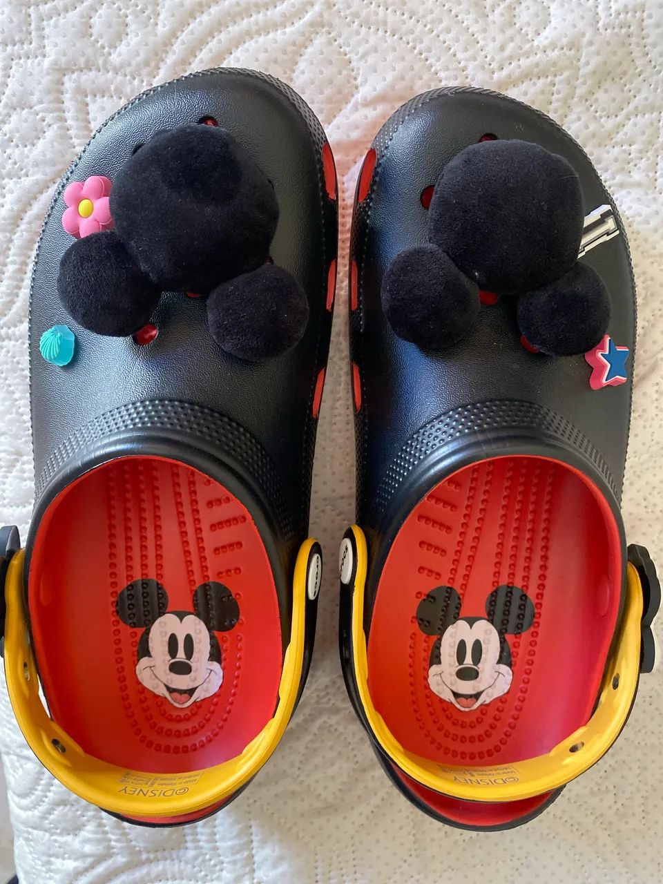 Chinelo crocs Michey 