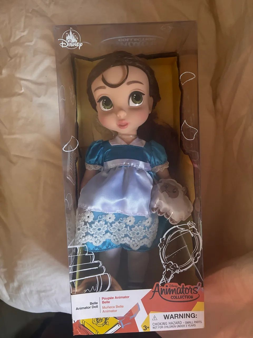 Boneca Bela Animator na caixa