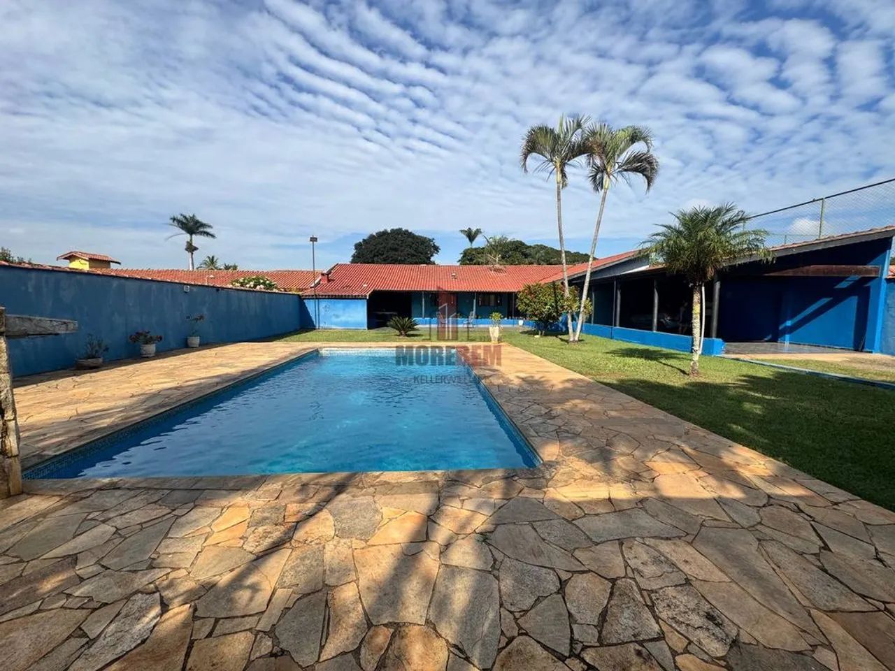 Casa em condomínio com 1.000m2 de terreno e 213m2 de construção