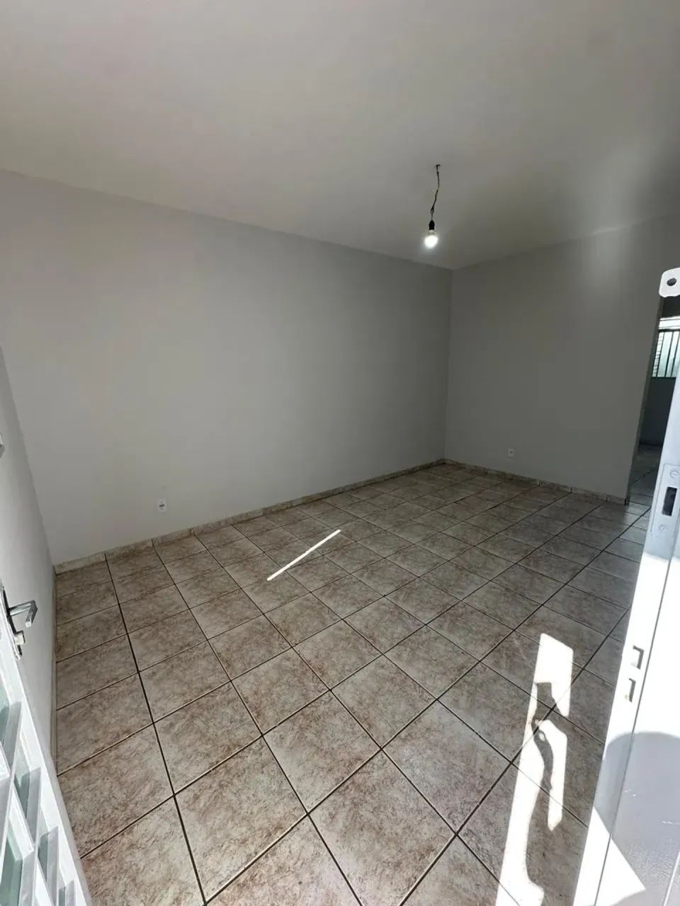 Aluguel casa 2 quartos com garagem - Foto 2