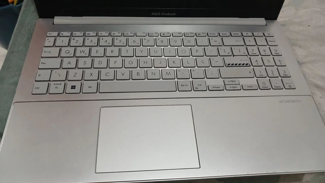 Vendo um notebook Asus VivoBook