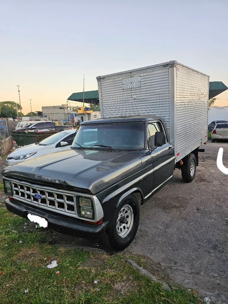 FORD F-1000 1985