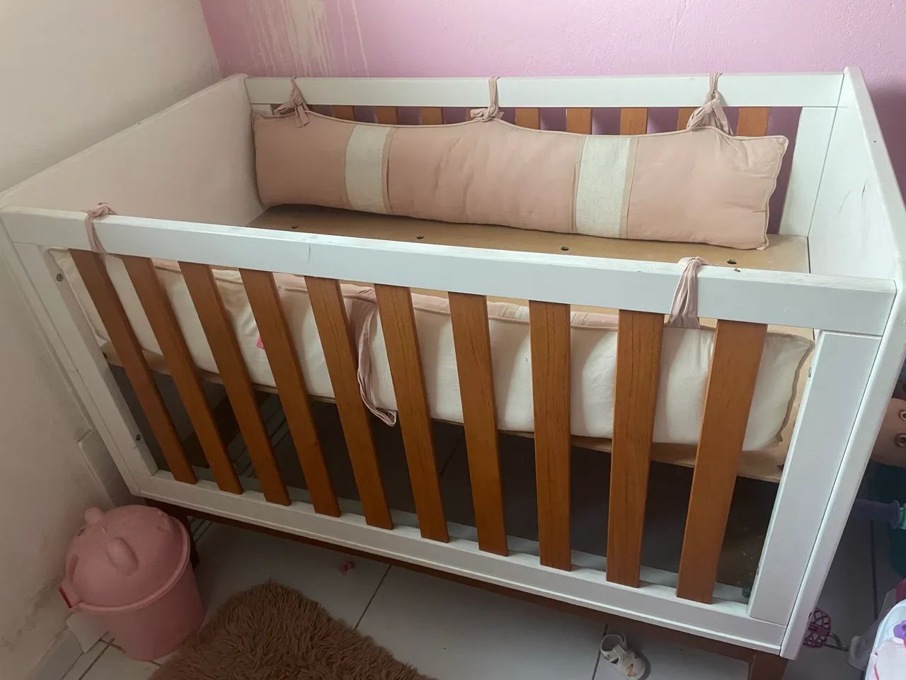 Berço semi-novo+ colchão, ser for menina vai essa proteção lateral  - Foto 3