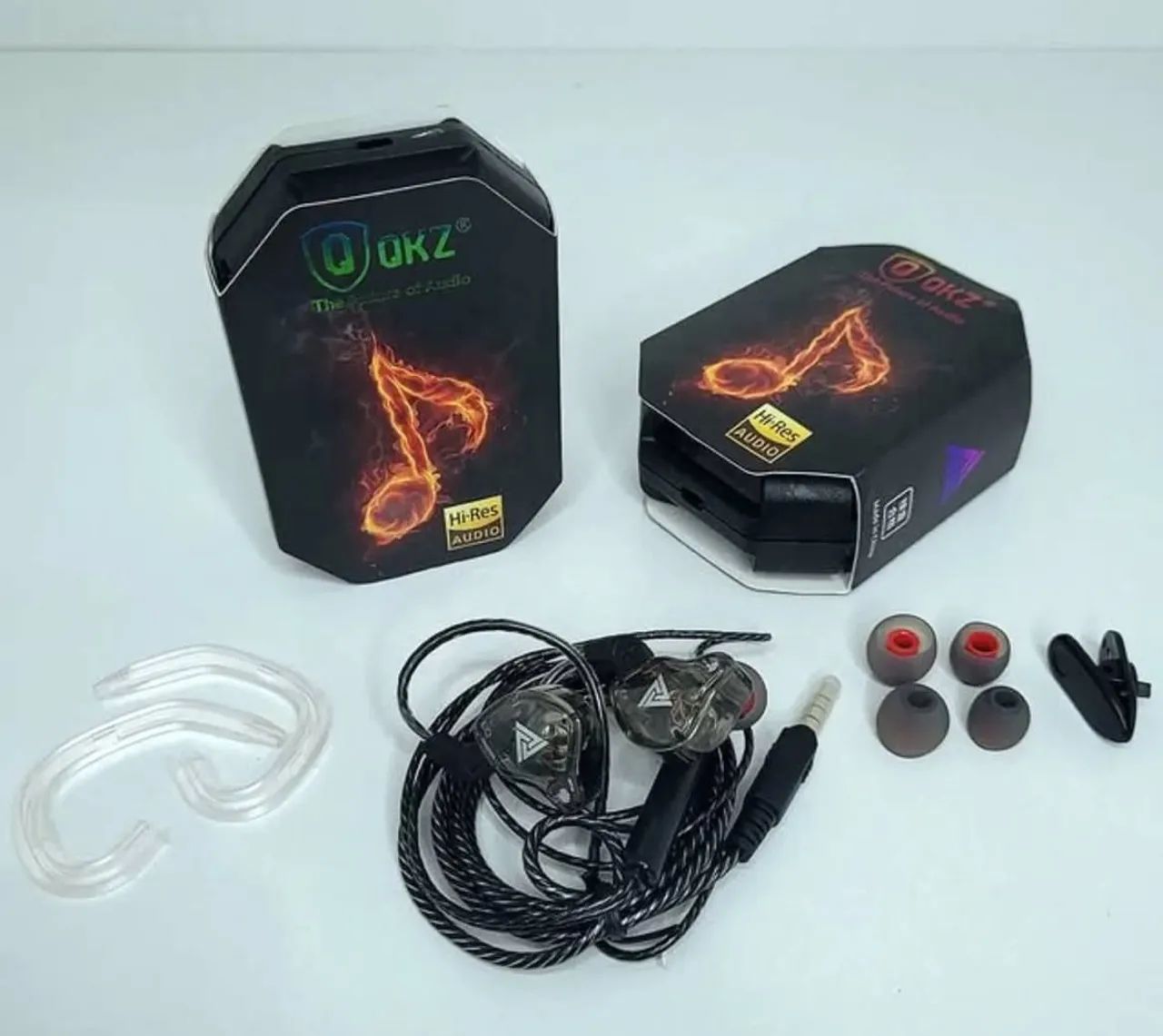 Fone Qkz Ak6 ótimo para músicas com fio, gamers e retorno de palco 