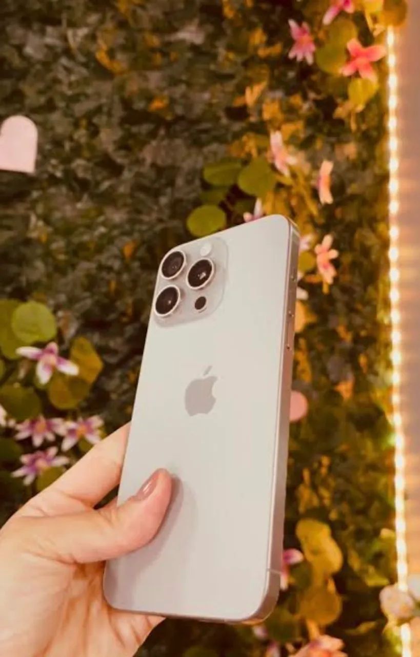 iPhone 15 pro Max titânio natural 256GB
