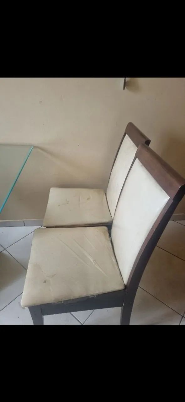 Table with 4 chairs65568133178882121