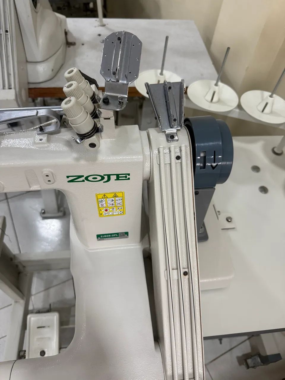 Máquina de braço 3 agulha com catraca completa  - Foto 5