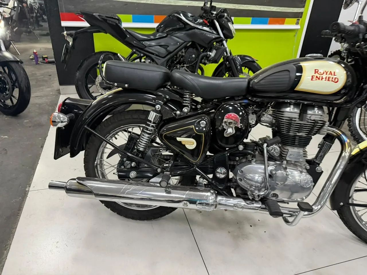 ROYAL ENFIELD CLASSIC 500 - Foto 3