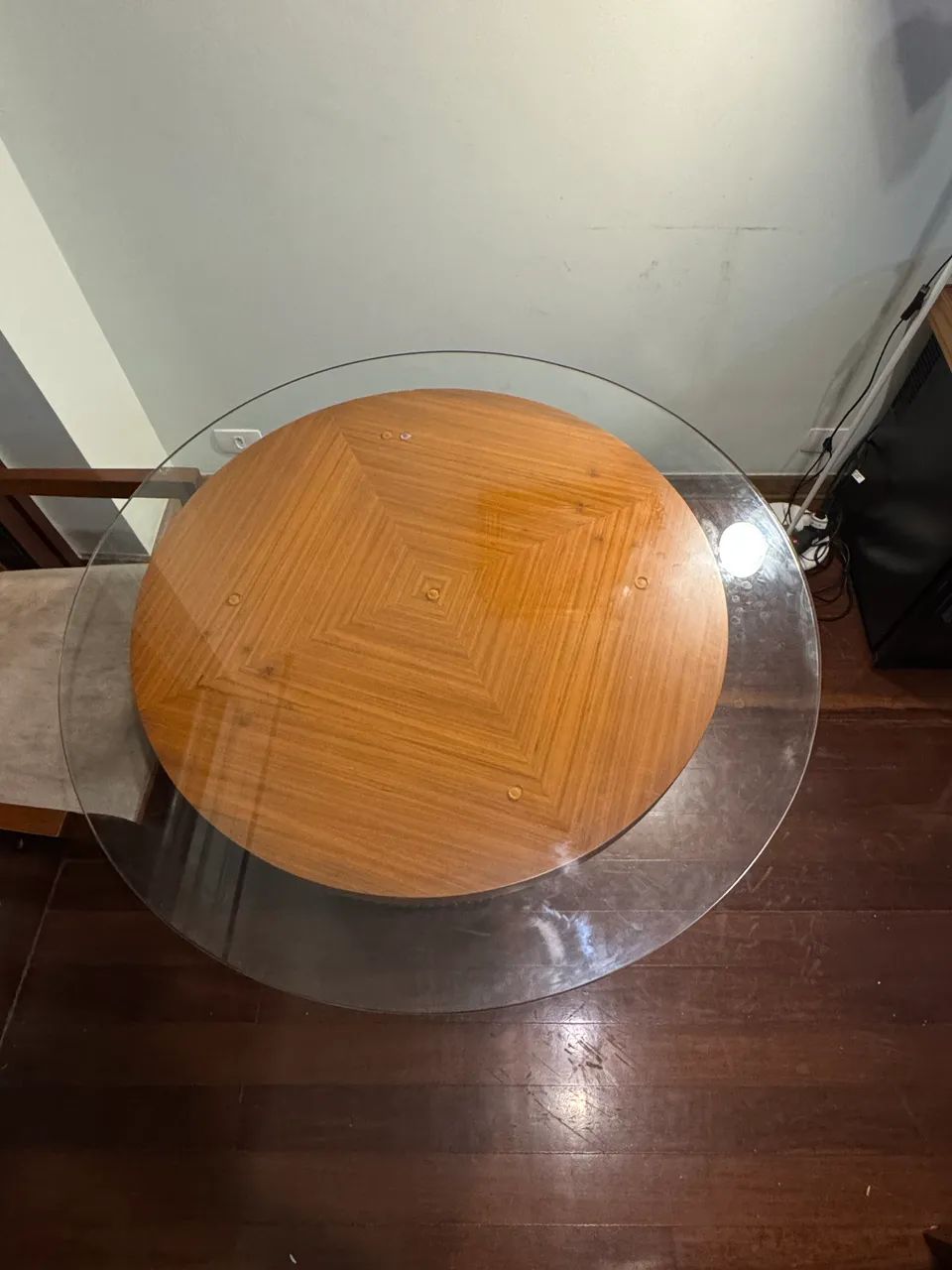 Mesa de madeira com tampo de vidro  - Foto 2