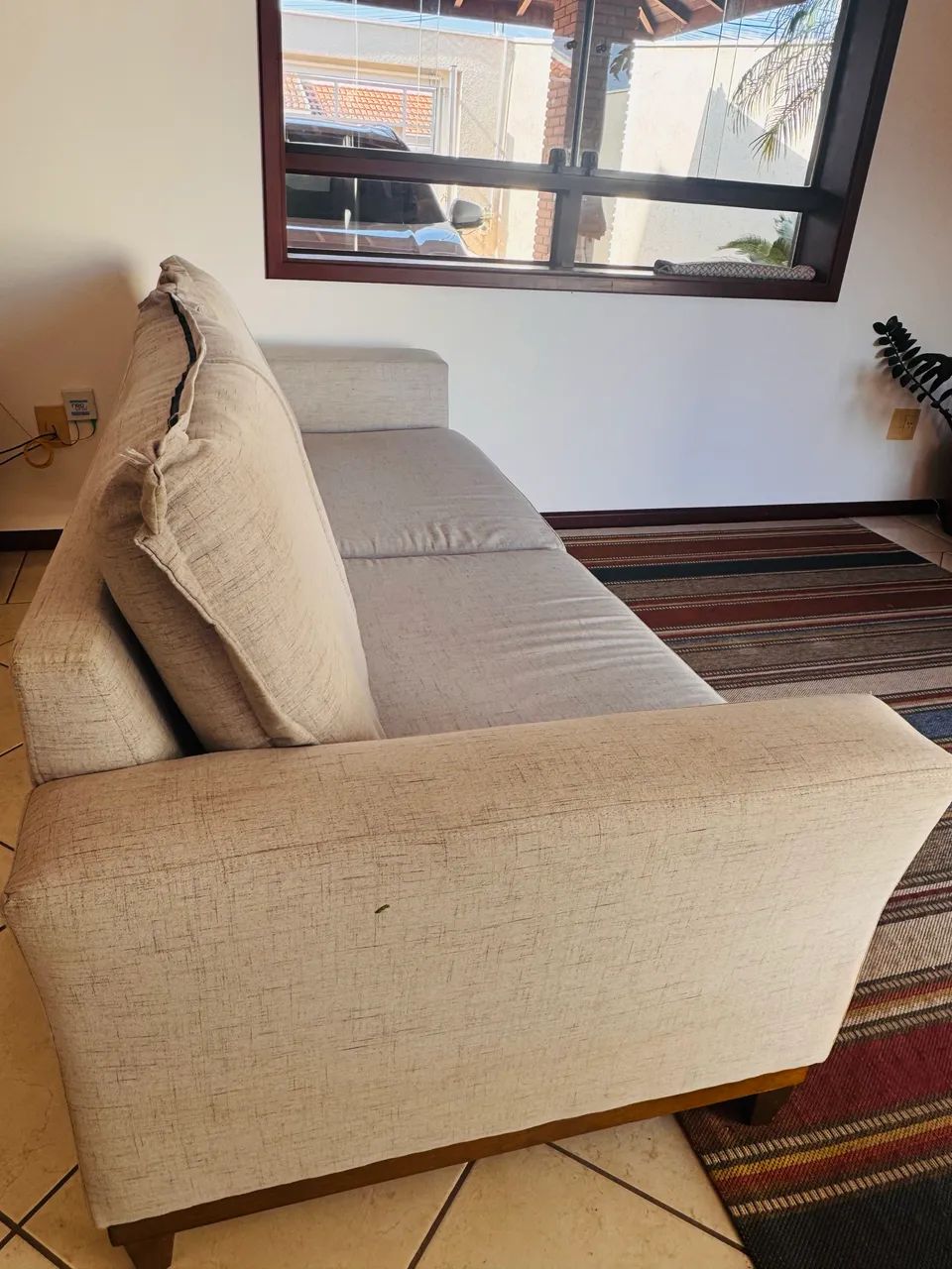 Vendo sofá 3 lugares de linho  - Foto 5