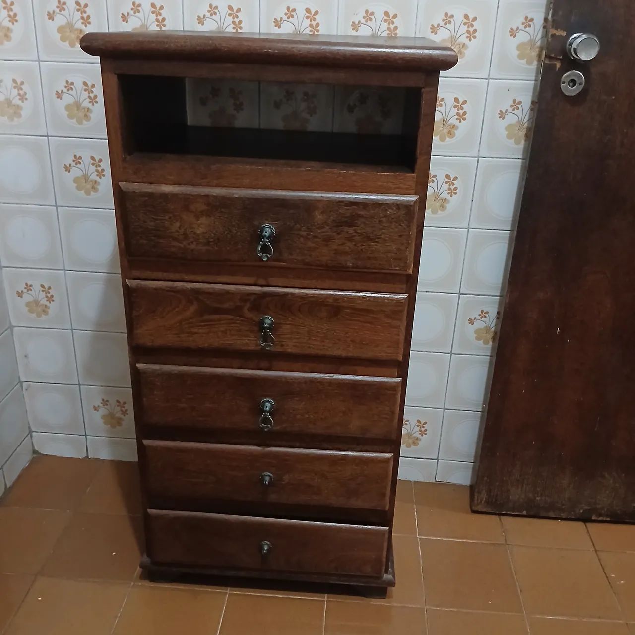Cômoda de madeira