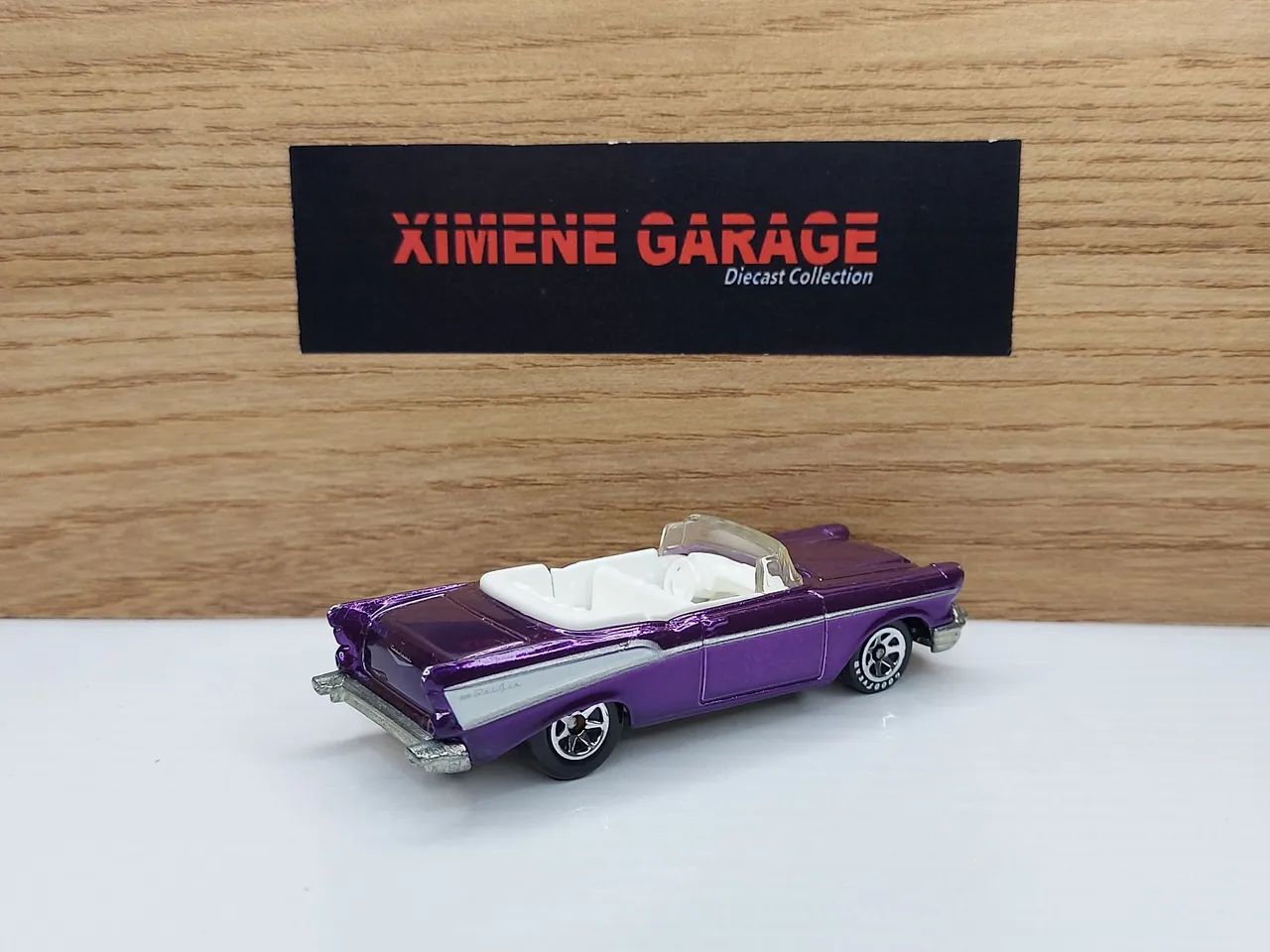 Hot Wheels Classics 1957 Chevy BEL AIR Convertible - Foto 2