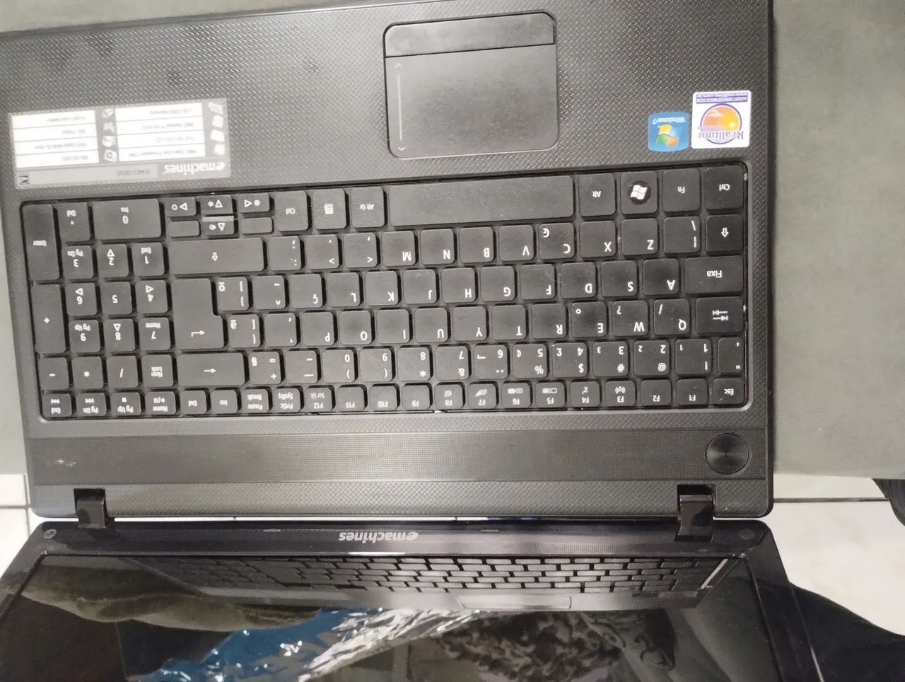 NOTEBOOK usado, para retirada de peças E-machines 