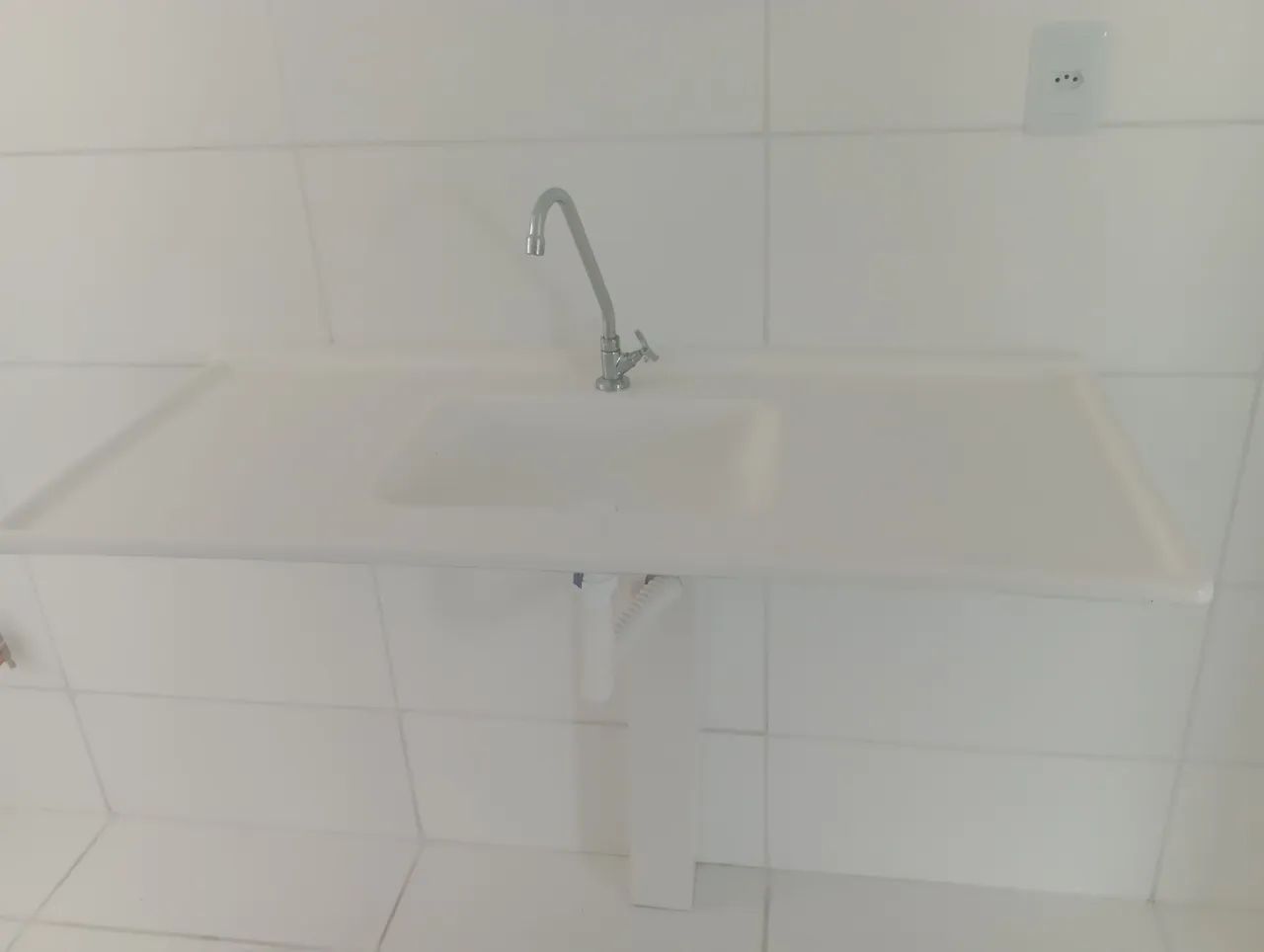 Vende-se pia de cozinha nova