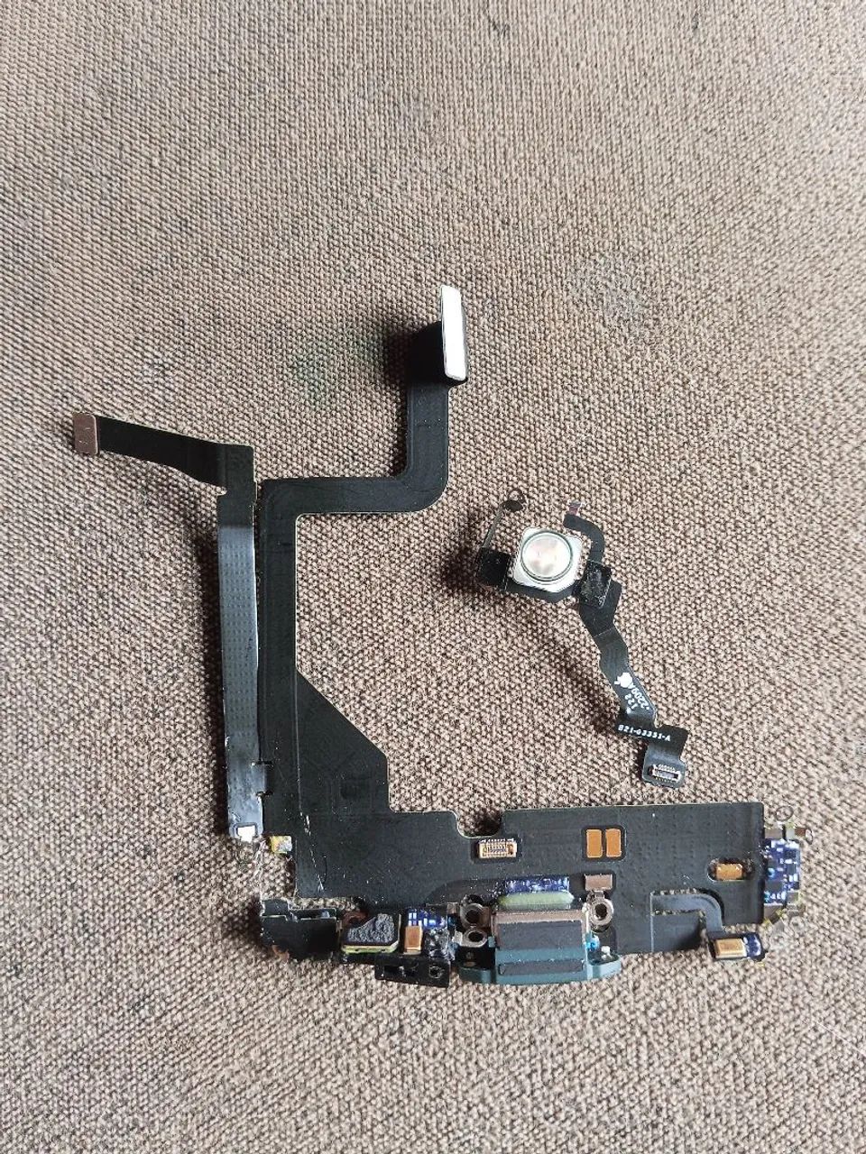 Vendo Conector Dock Flex De Carga Para Iphone 13 Pro Retirado - Foto 2