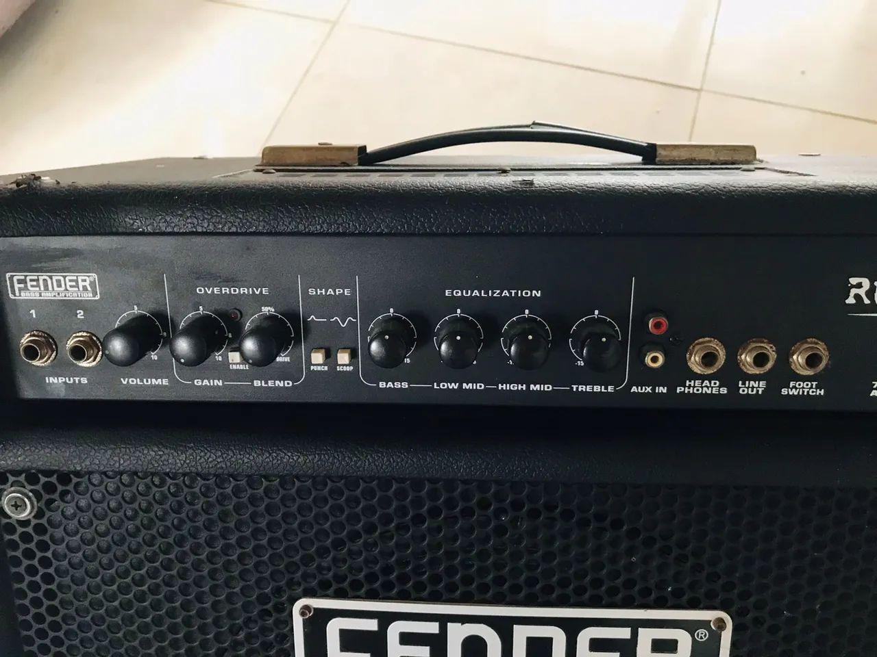 Fender Rumble 75 - Instrumentos musicais - Santana, Jaboatão dos