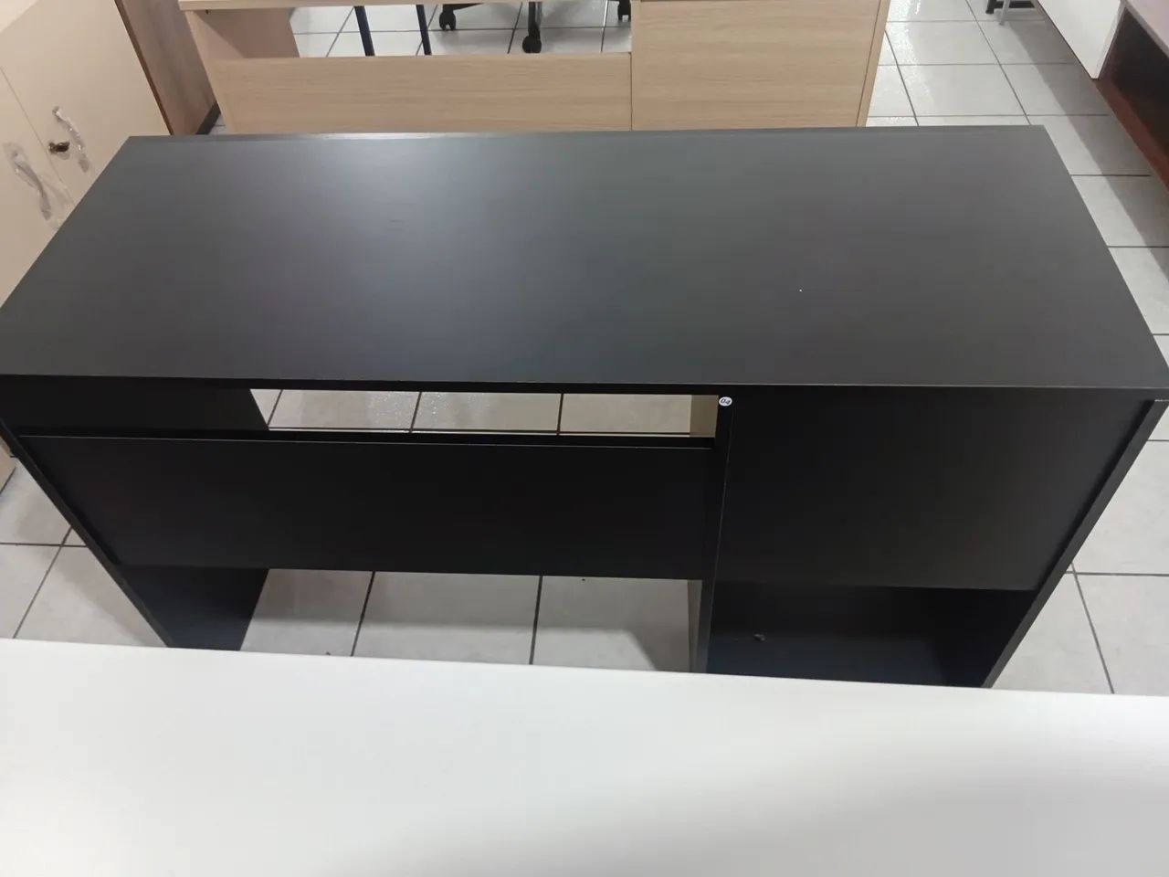 Mesa de 2 gavetas 1.20m preta  - Foto 4