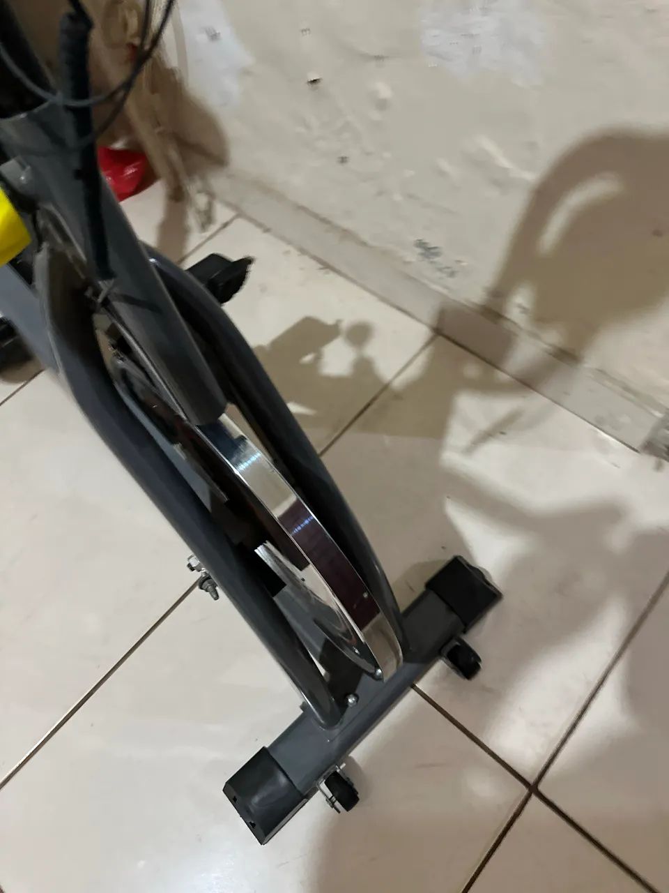 Bicicleta ergométrica seminova - Foto 3