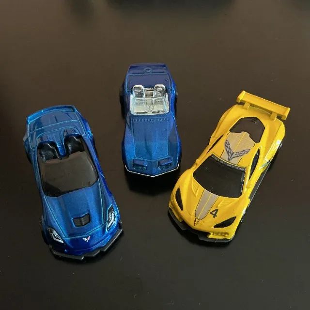 Hot Wheels Corvette Coleção - 3 miniaturas Escala 1/64 - Foto 3