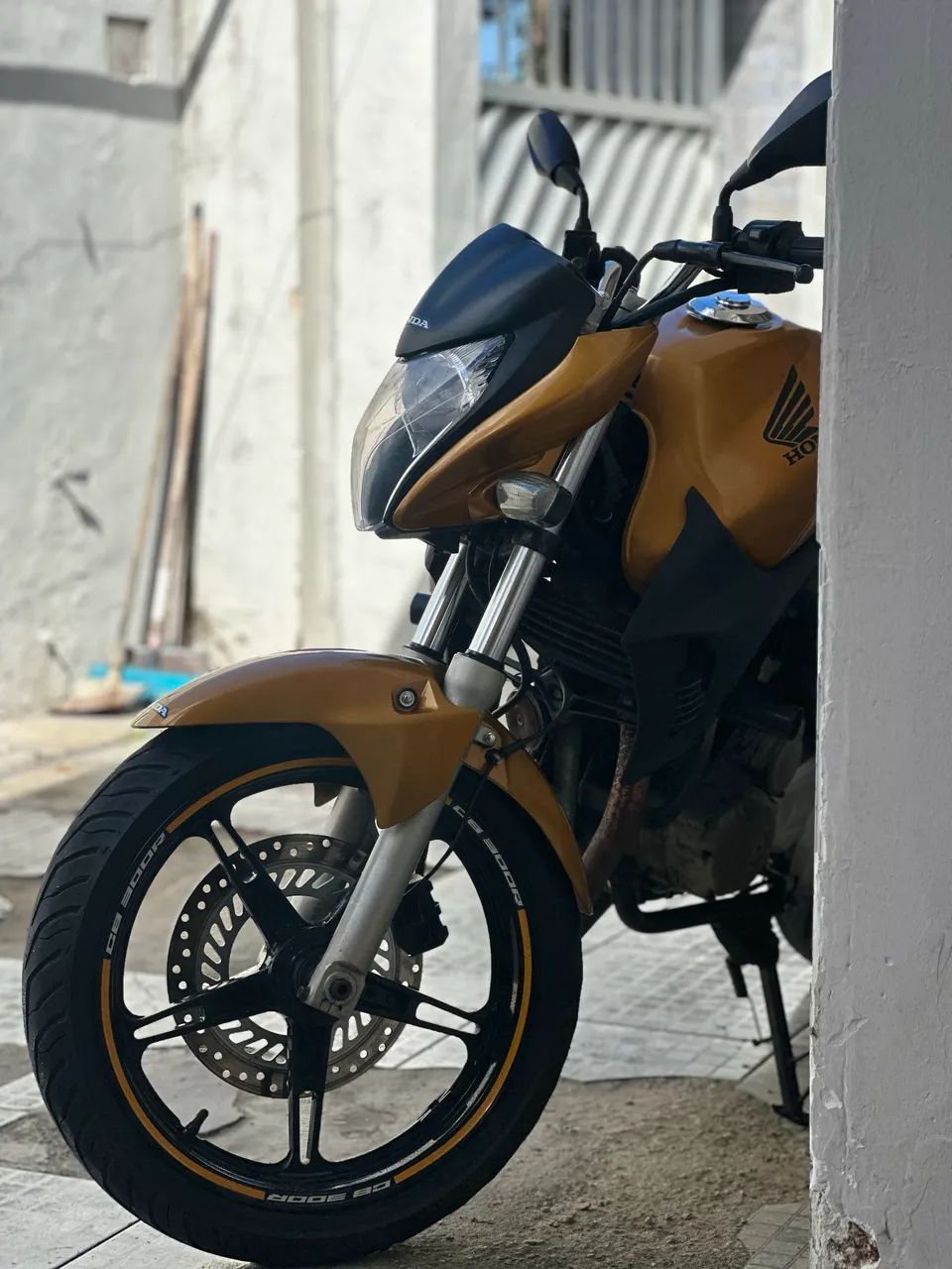 Cb 300R