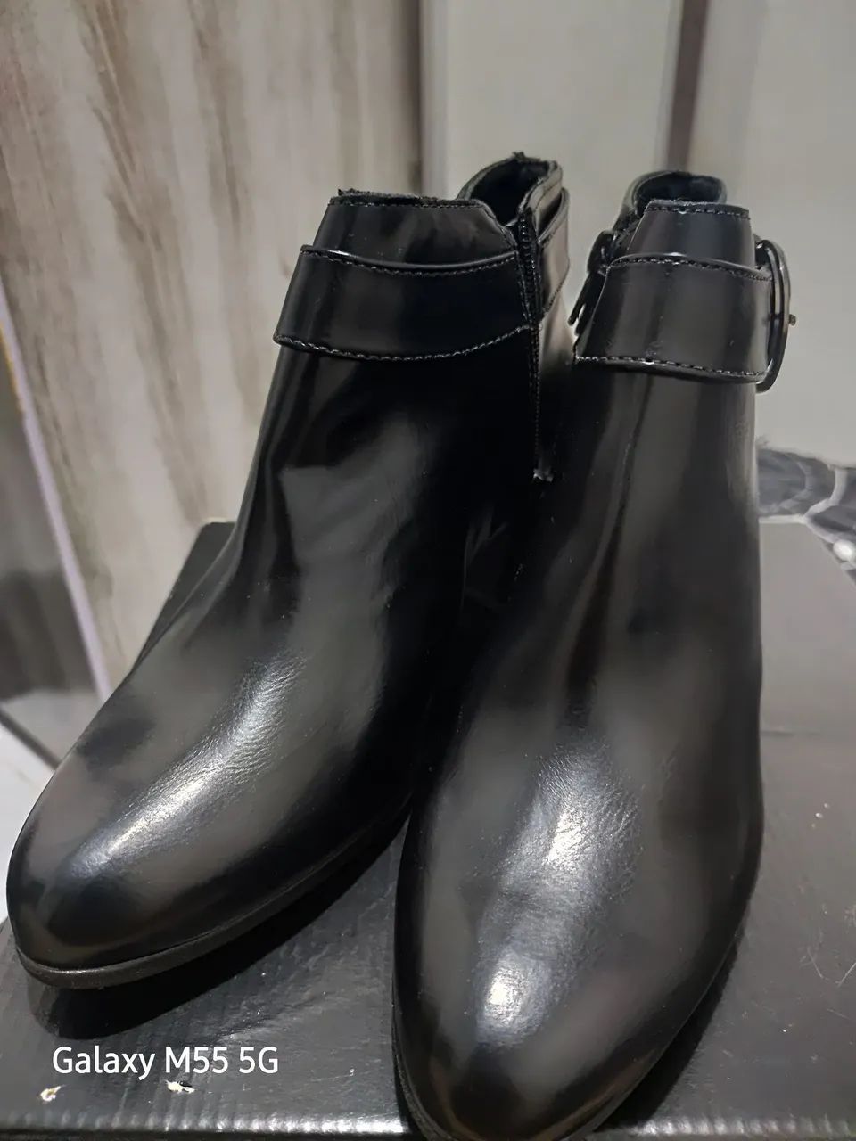 Bota Feminina Cano Curto Preta - Foto 4