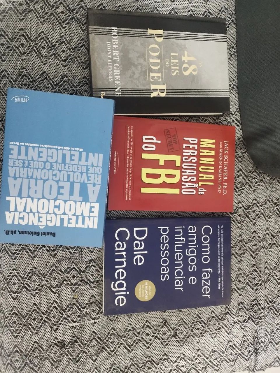 Lote Livros- Persuasão e Inteligência emocional 48 leis do poder 