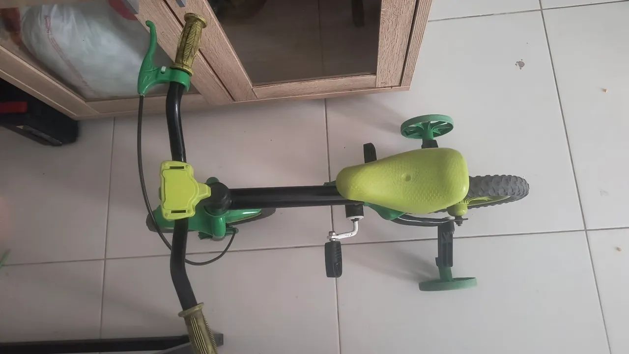 Vendo bicicleta aro 12  - Foto 4