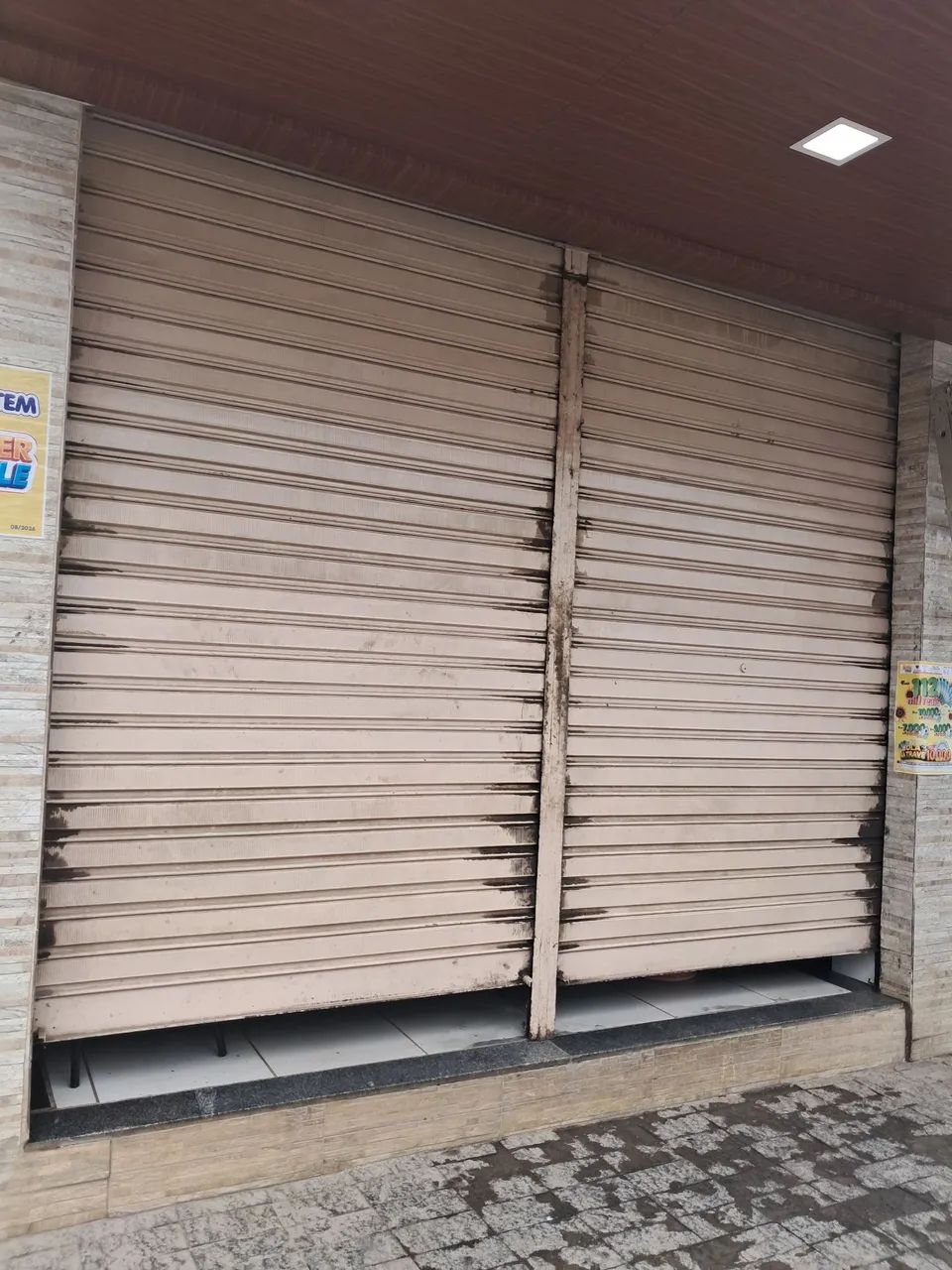 Vende-se 