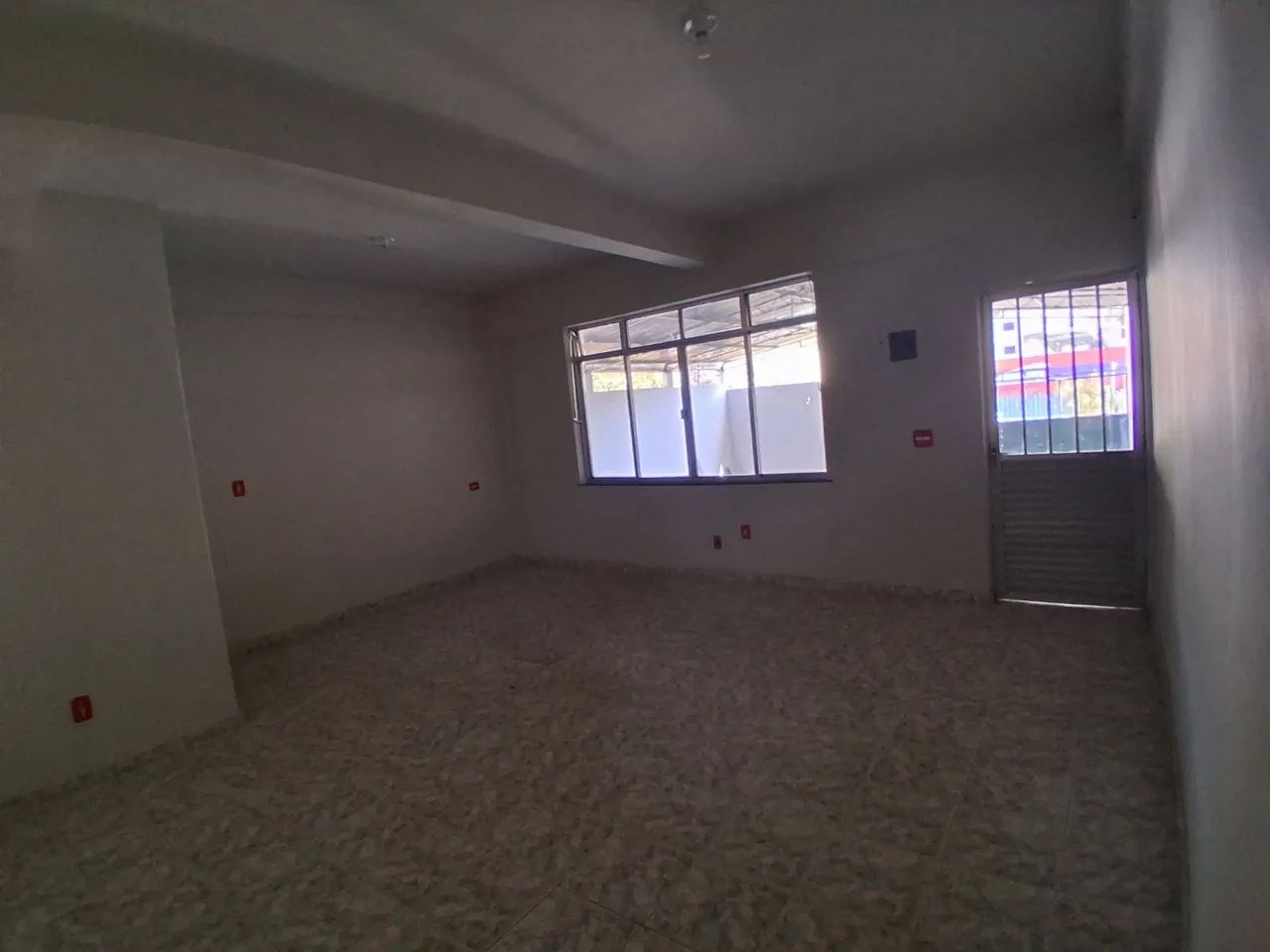 Galpão e pátio para Locação área total 470M2.  - Foto 5