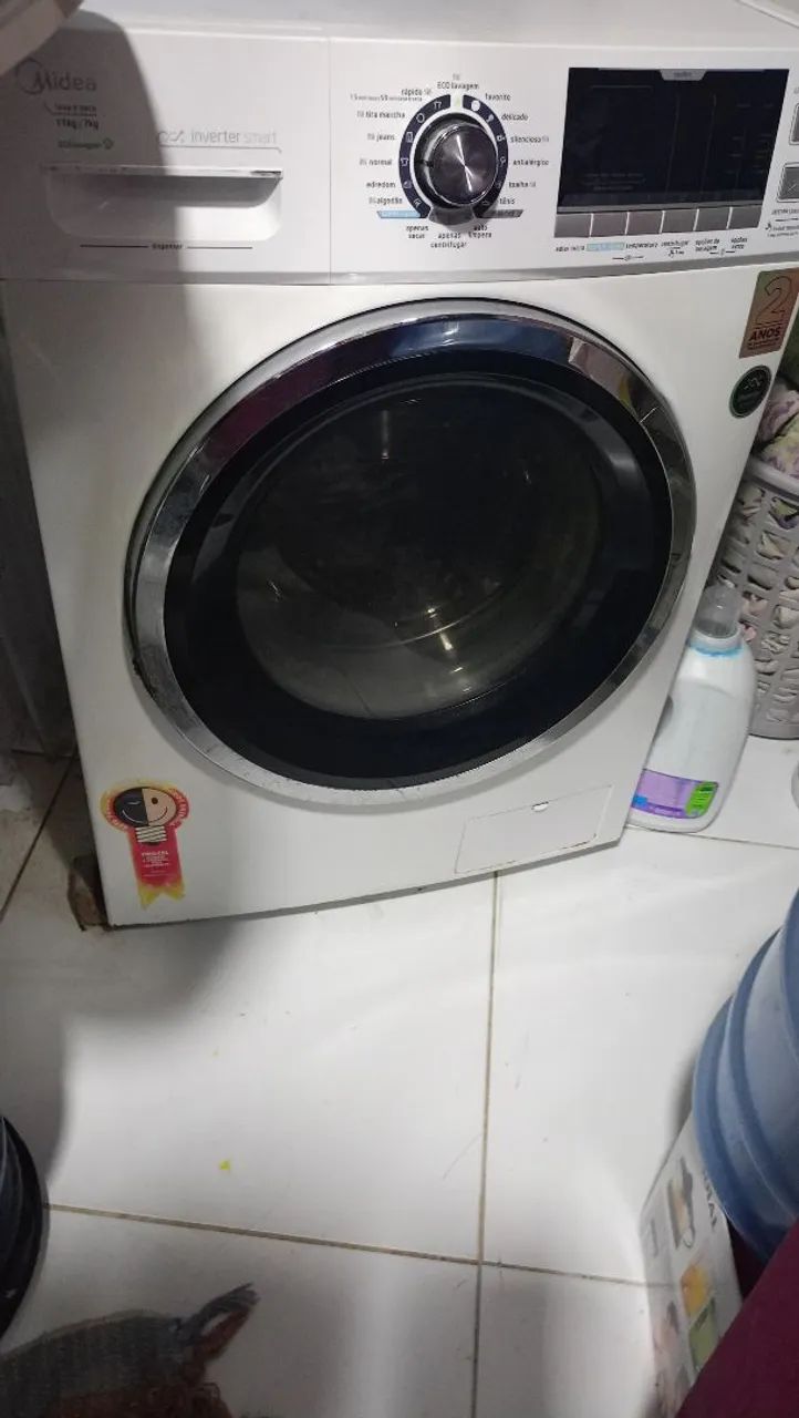 Máquina  lavar e seca
