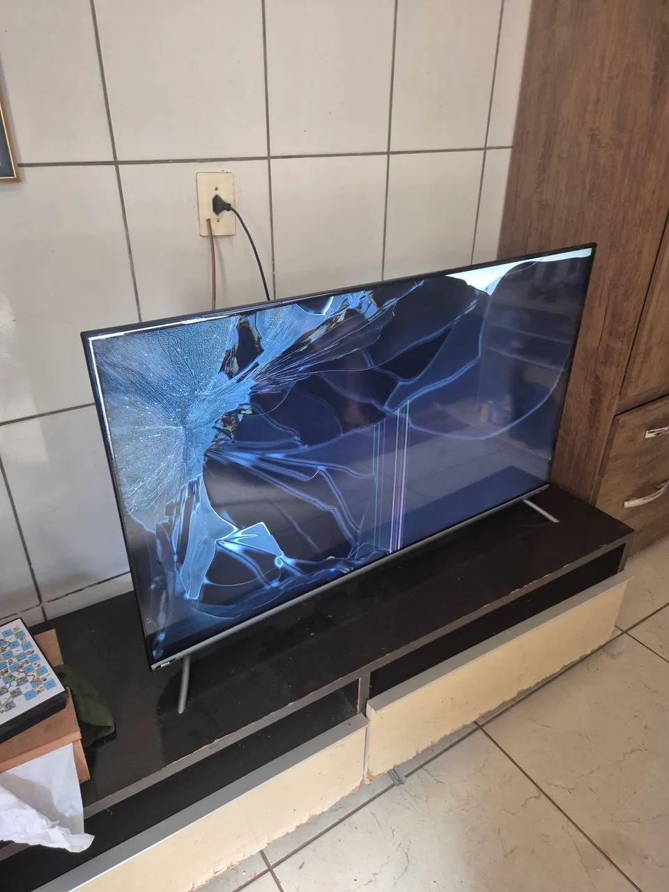 TV Smart Philco 50' 4K *Tela Quebrada*