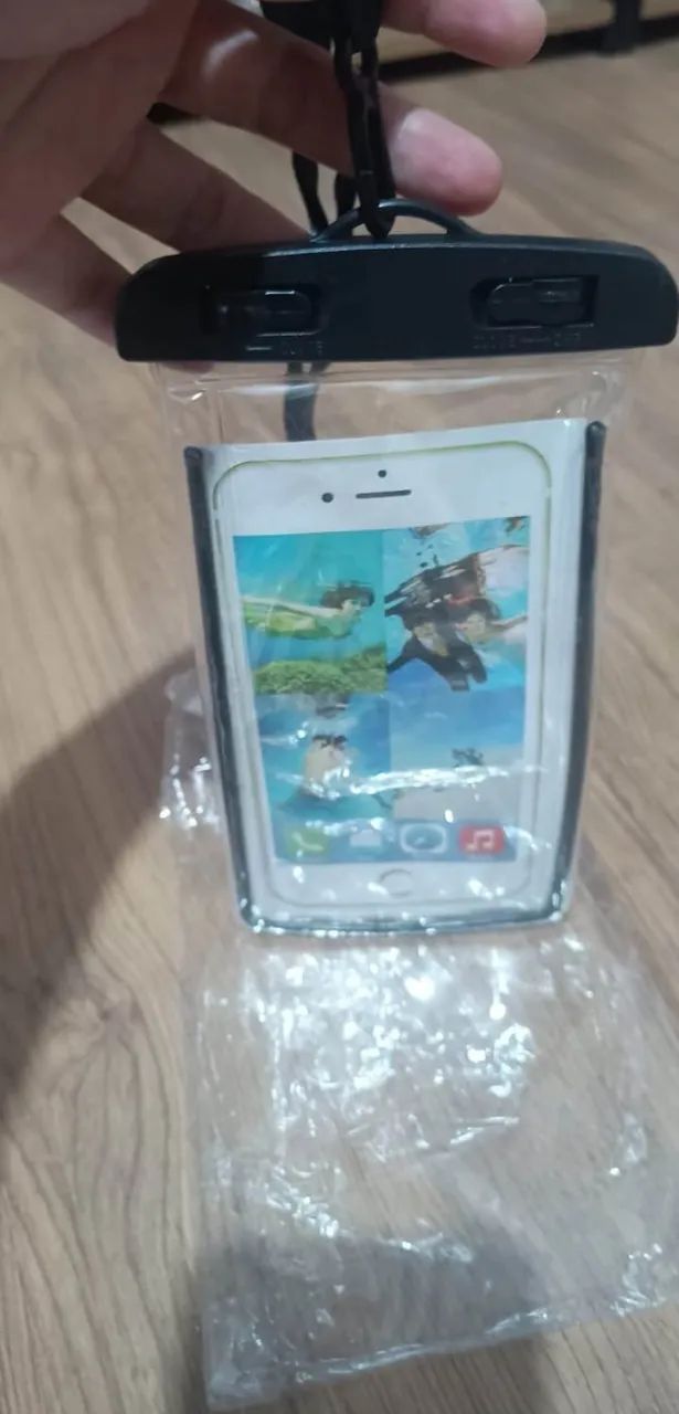 Capa Bolsa Proteção Contra Água Para Celular  - Foto 4