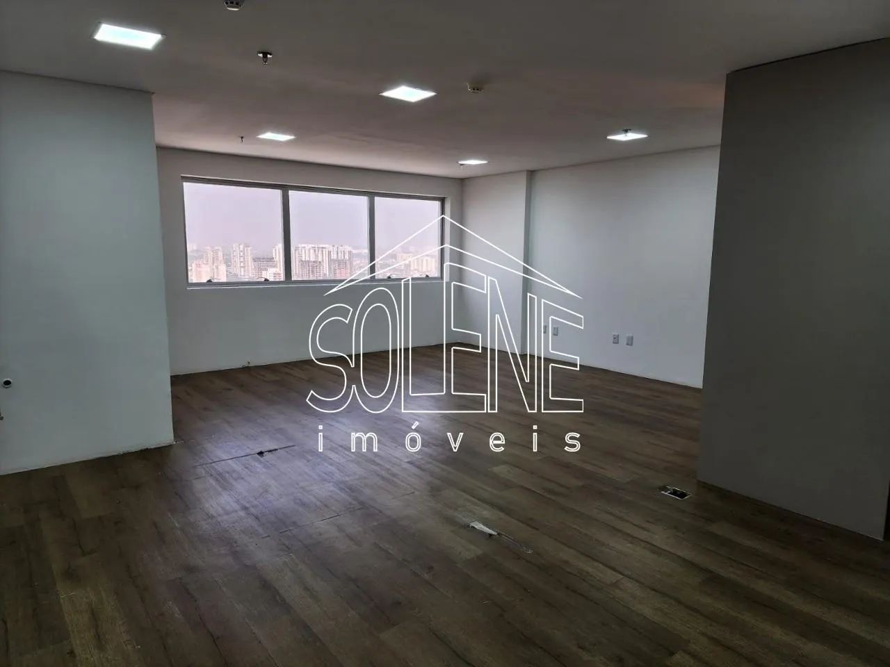 SALA COMERCIAL A VENDA NO PARQUE CONTINENTAL MEDINDO 53M² COM BANHEIRO, VARANDA E 1 VAGA D - Foto 5