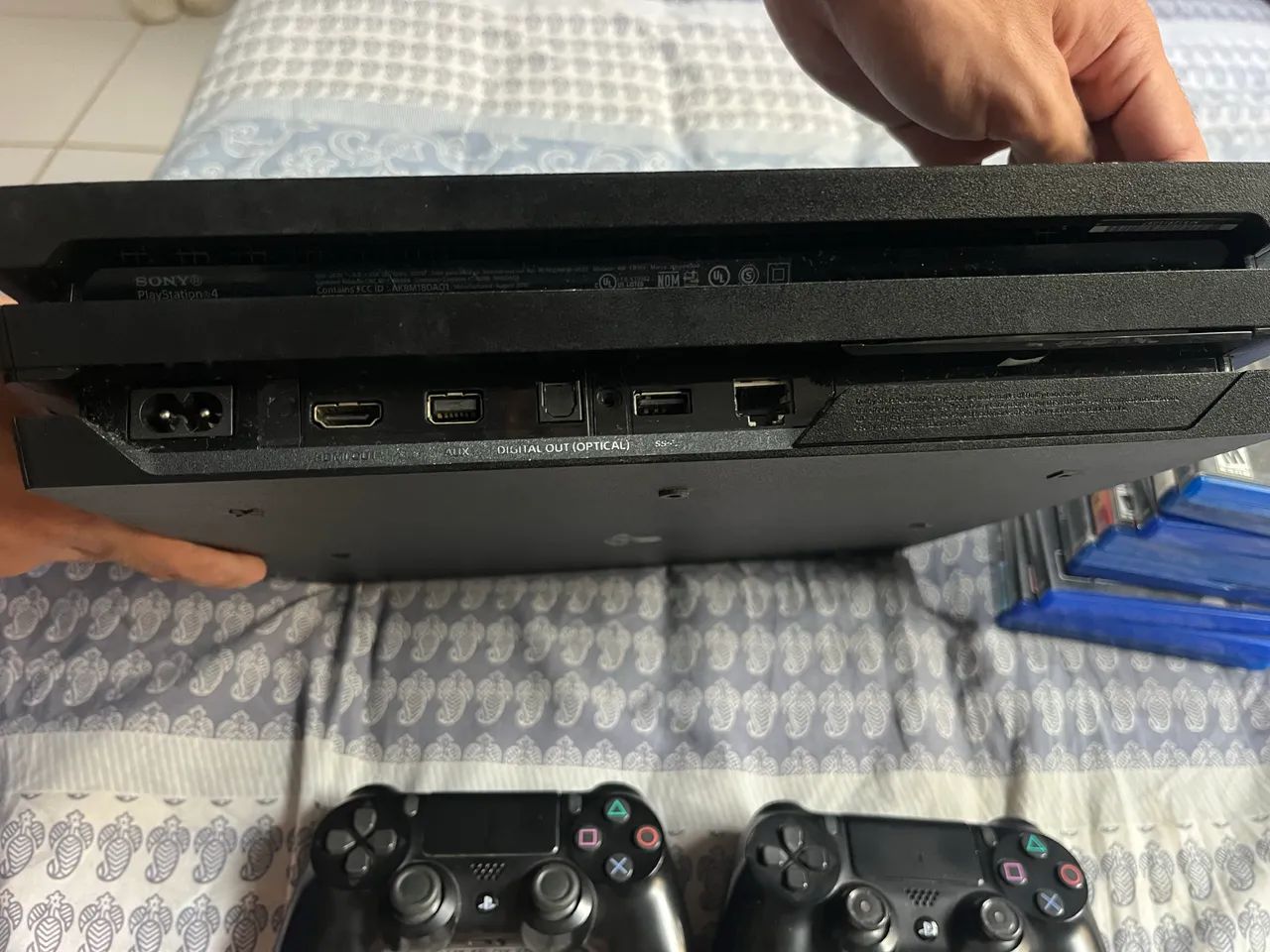 PS4 Pro + 9 Jogos | Impecável! Pouco Uso, Original e Completo - Pronto para Jogar - Foto 6