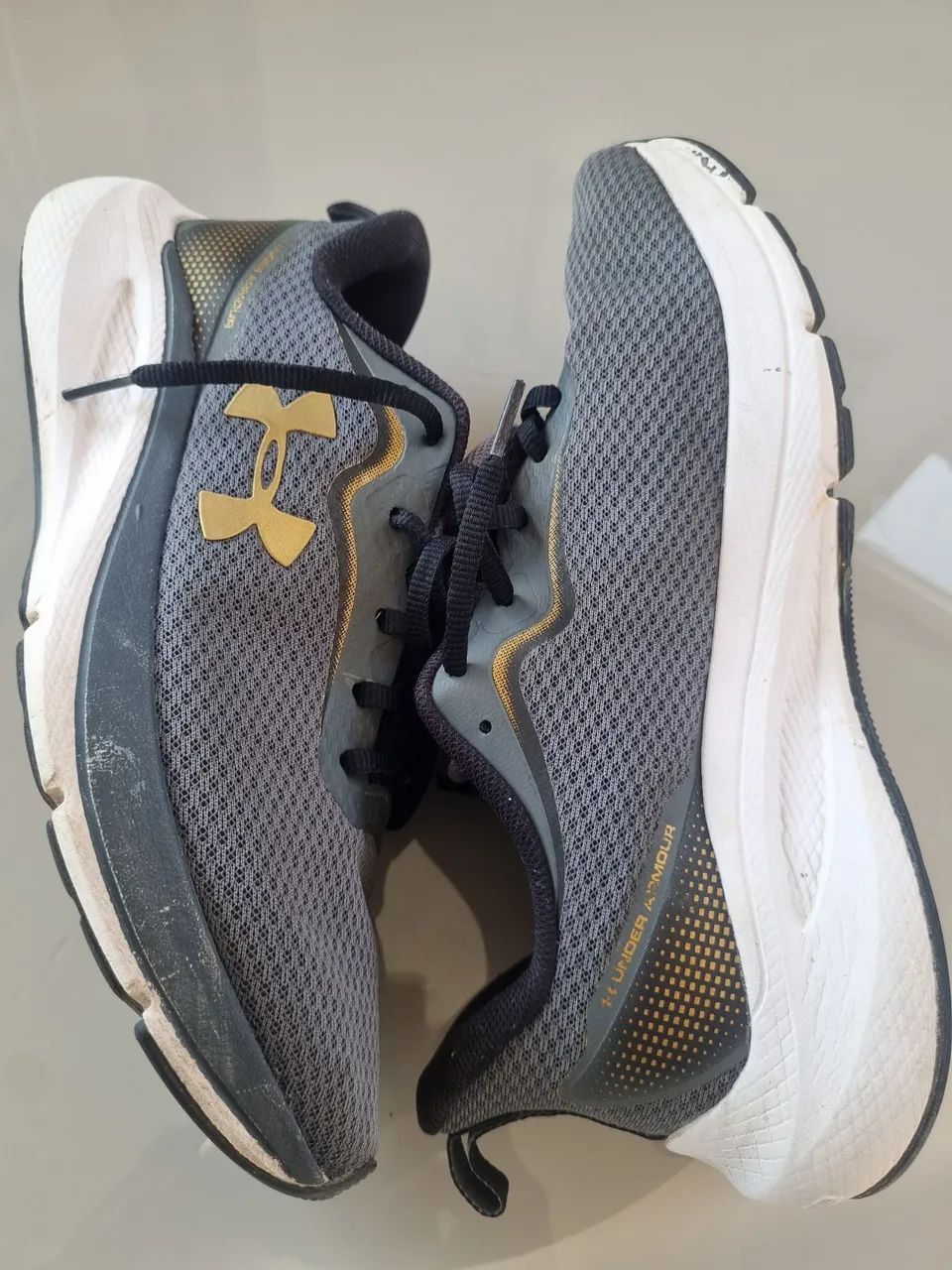Tenis under armour Charged first tam 41 - Foto 2