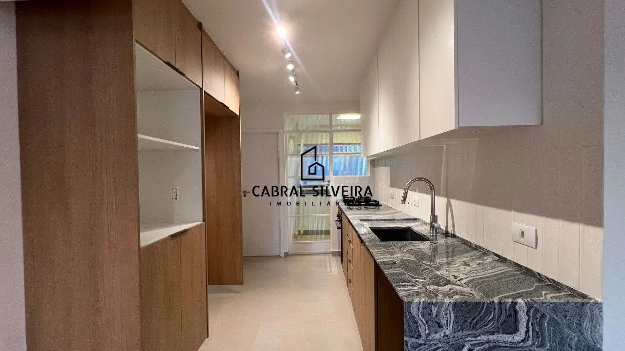 Apartamento Recém-Reformado com 3 Dormitórios à Venda em Moema - Foto 4