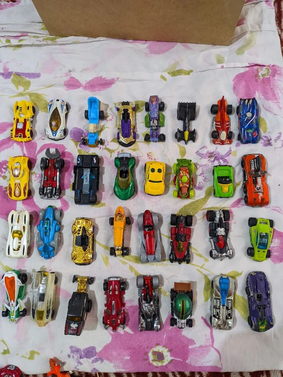 Lote 9 Hotwheels loose usados.
