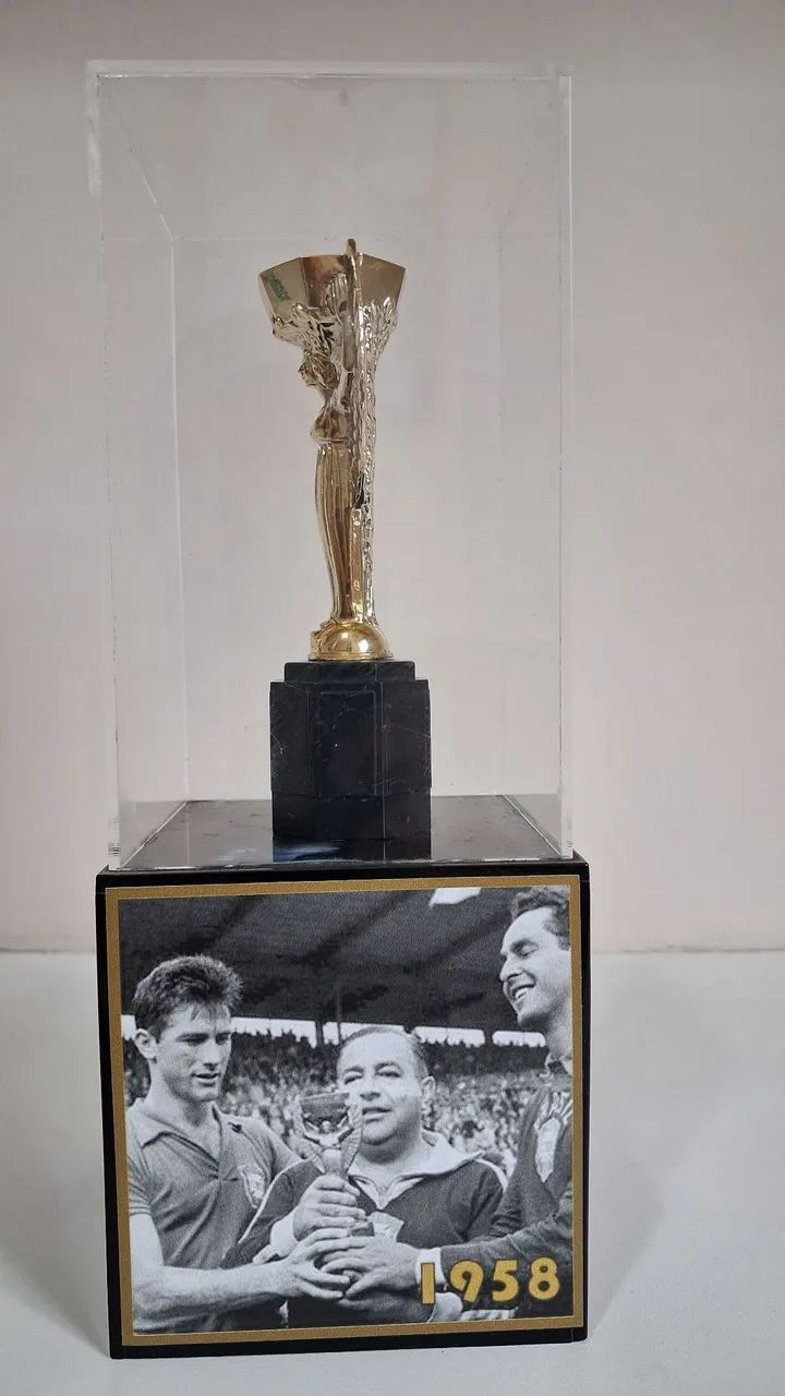Taça Troféu Jules Rimet. Copa do Mundo 1970 - Foto 4
