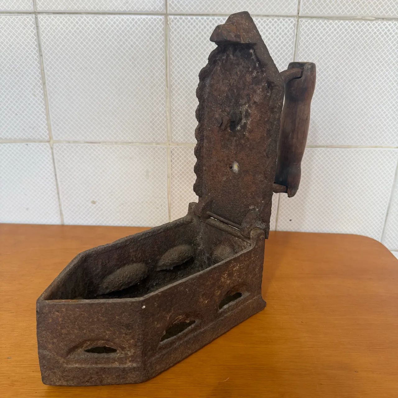 Ferro Roupa Antiguidade antiquário  - Foto 2