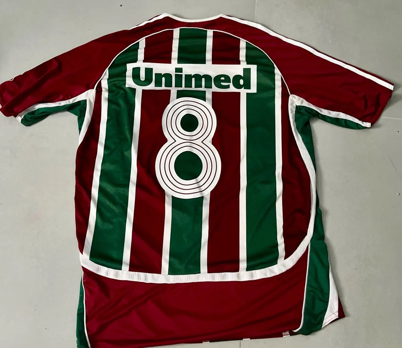 Uniforme oficial do Fluminense, camisa e short 
