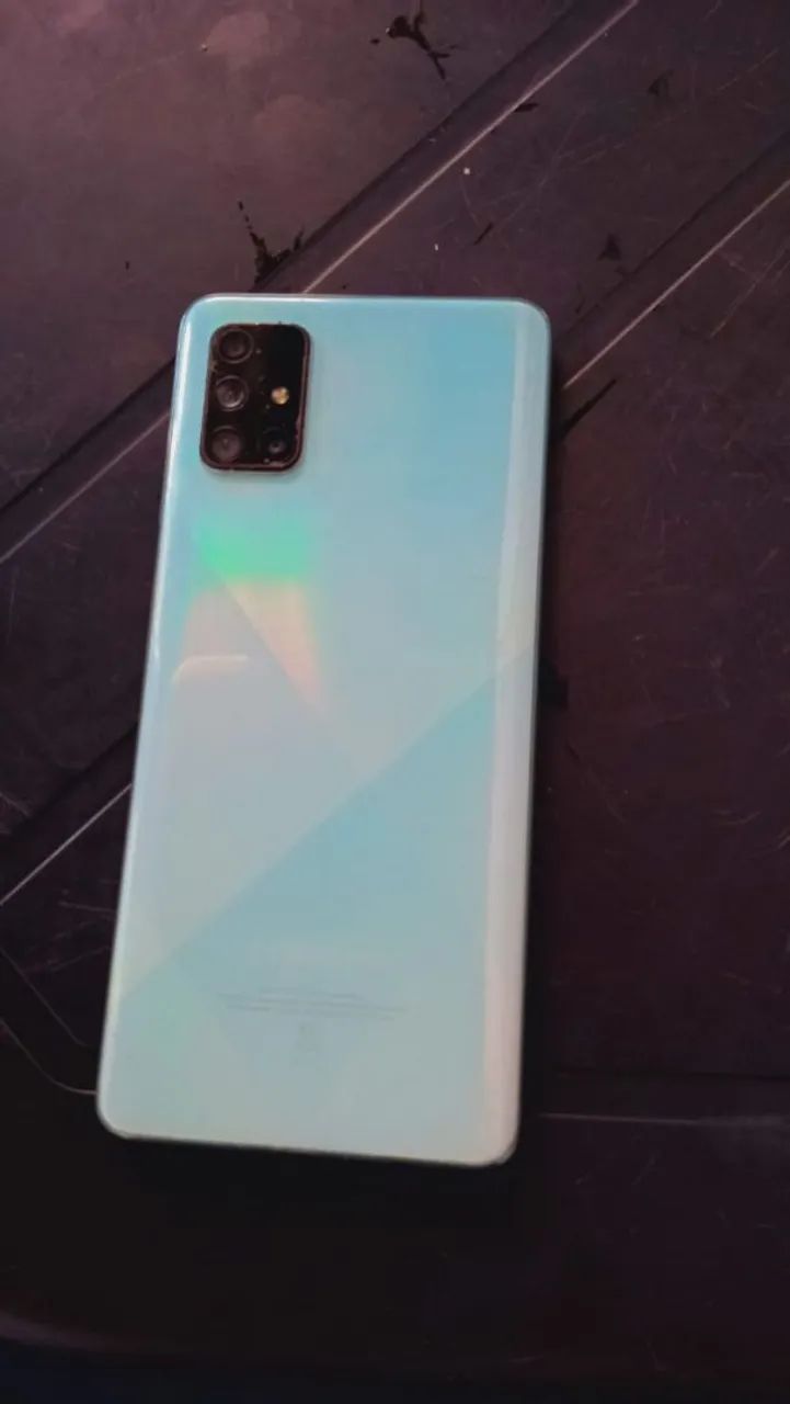 Galaxy a71 pra vender logo obs com listras não interfere em nada. - Foto 4