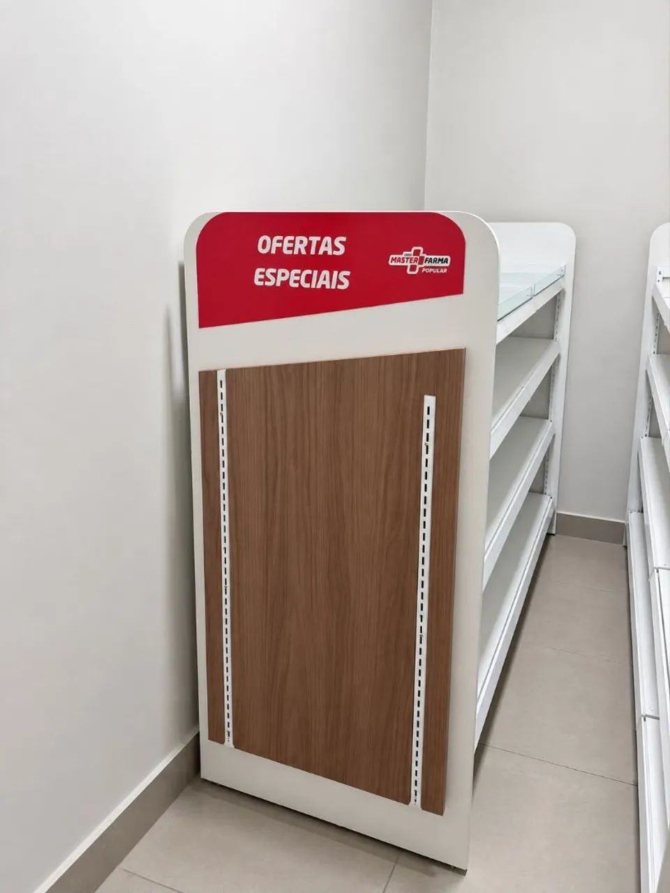 Gôndola de farmácia 