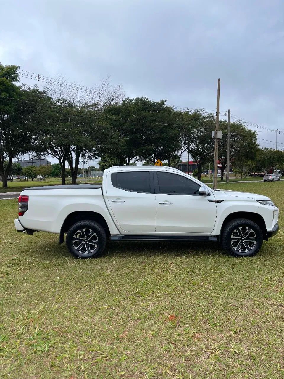 Mitsubishi L200 2023