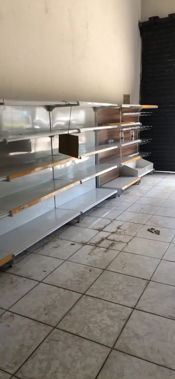 Gôndolas Comerciais de Parede 1.30cm Largura  - Foto 2