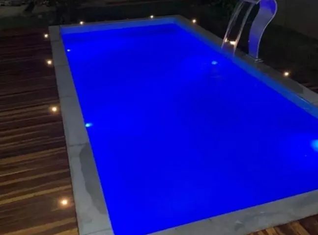 * Piscinas de Fibra  instalada 