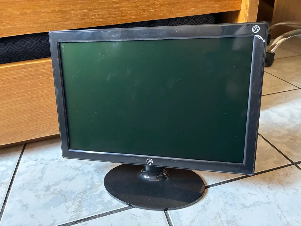 Monitor LED 15,4 Polegadas