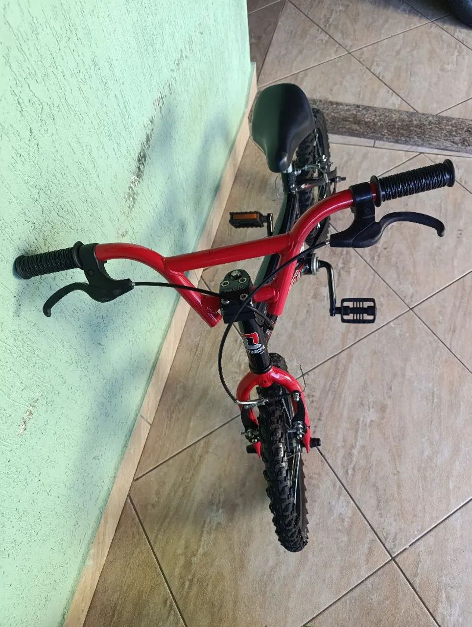 Vendo bicicleta  Infantil aro 16 ATX  - Foto 3