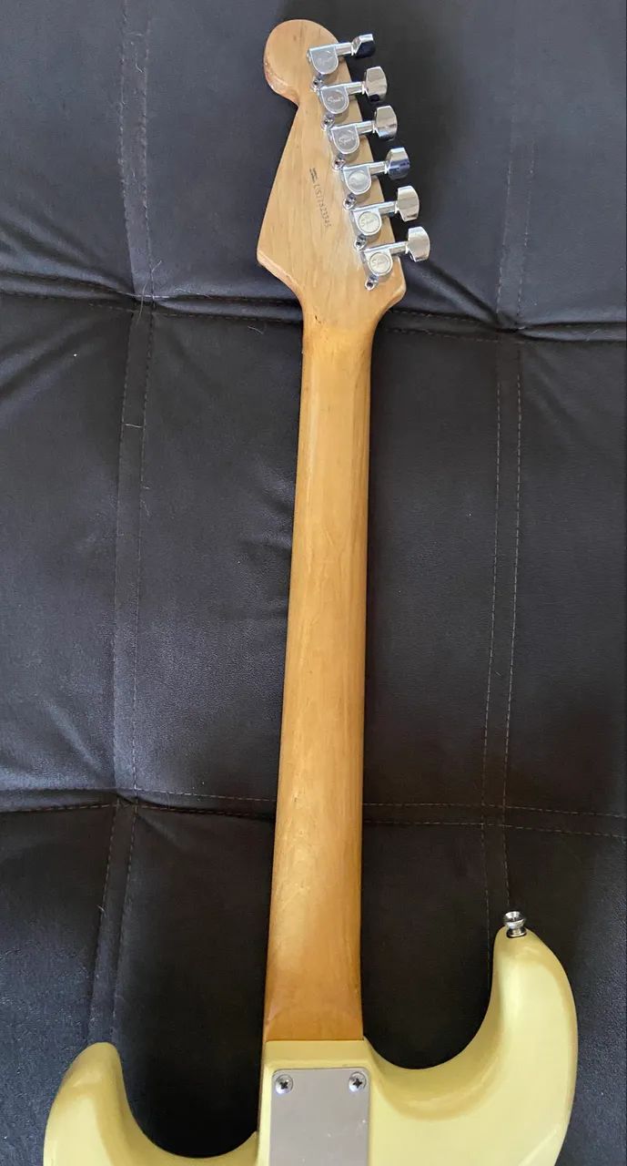 Guitarra Squier Strato  - Foto 3