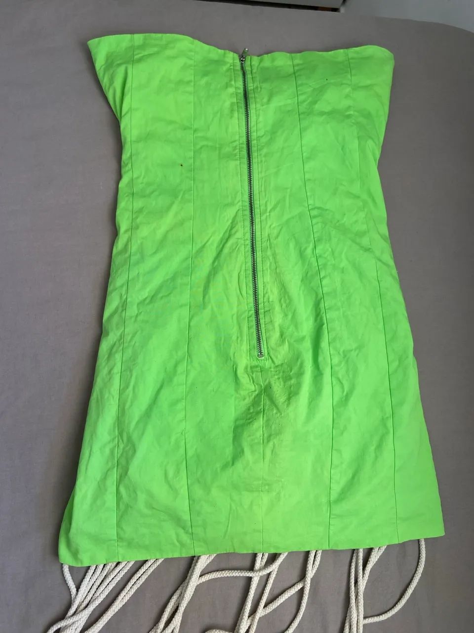 VESTIDO VERDE COM DETALHES TRANÇADOS - Foto 2