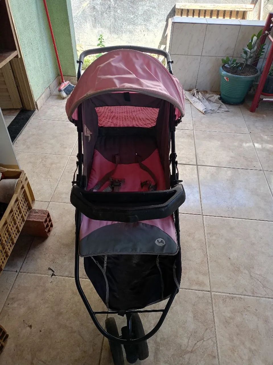 Carrinho de bebê menina 